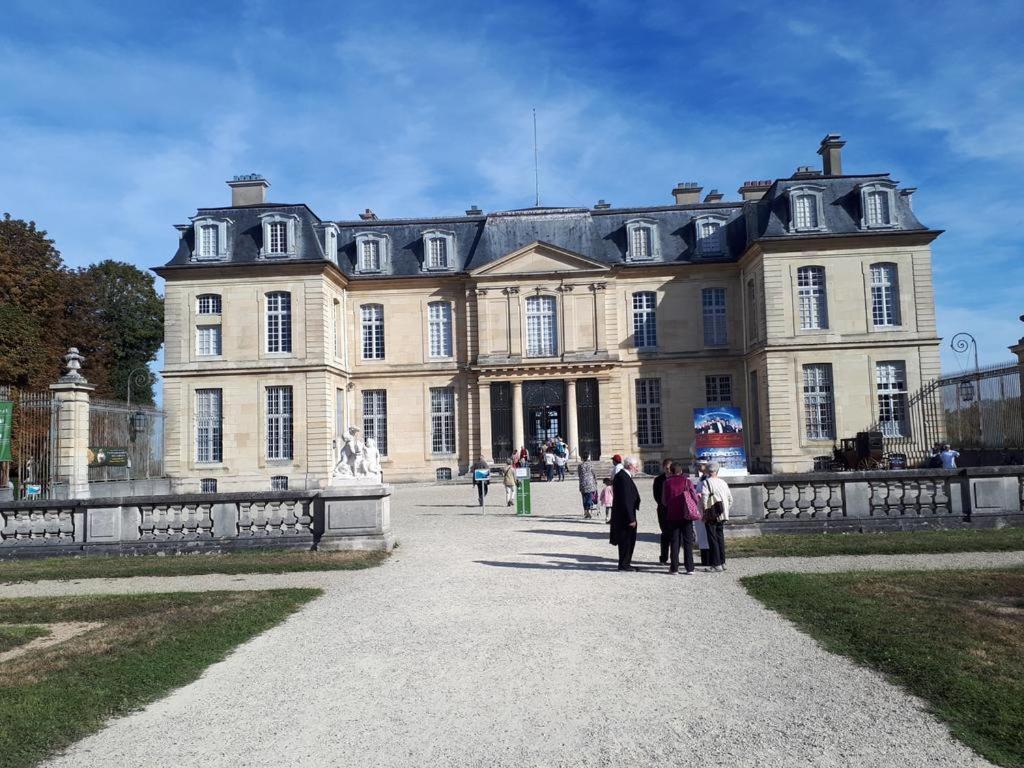 D&E - Paris-Disney - Holidays Apartment - Appartement De Vacances - 5 Chambres- 5 Sdb - 5 Bedrooms - 5 Bathrooms - Netflix Шан-сюр-Марн Экстерьер фото